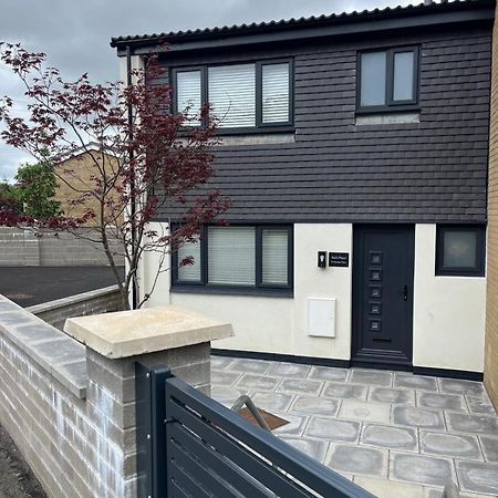 Uber Stylish 3 Bedroom Home Off Road Parking Near Town Centre And Bike Park Wales Merthyr Tydfil Kültér fotó