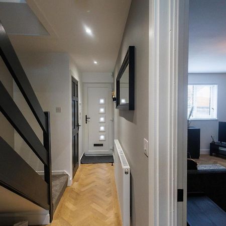 Uber Stylish 3 Bedroom Home Off Road Parking Near Town Centre And Bike Park Wales Merthyr Tydfil Kültér fotó