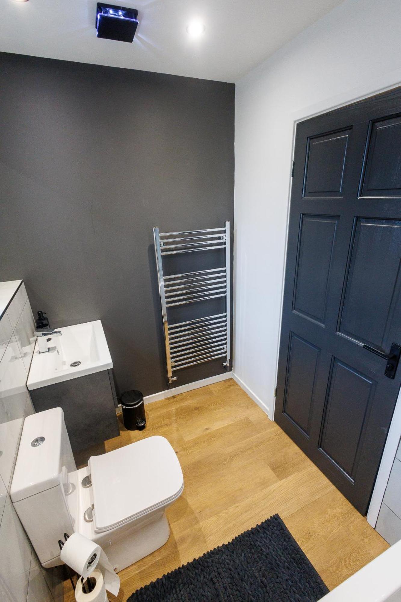 Uber Stylish 3 Bedroom Home Off Road Parking Near Town Centre And Bike Park Wales Merthyr Tydfil Kültér fotó