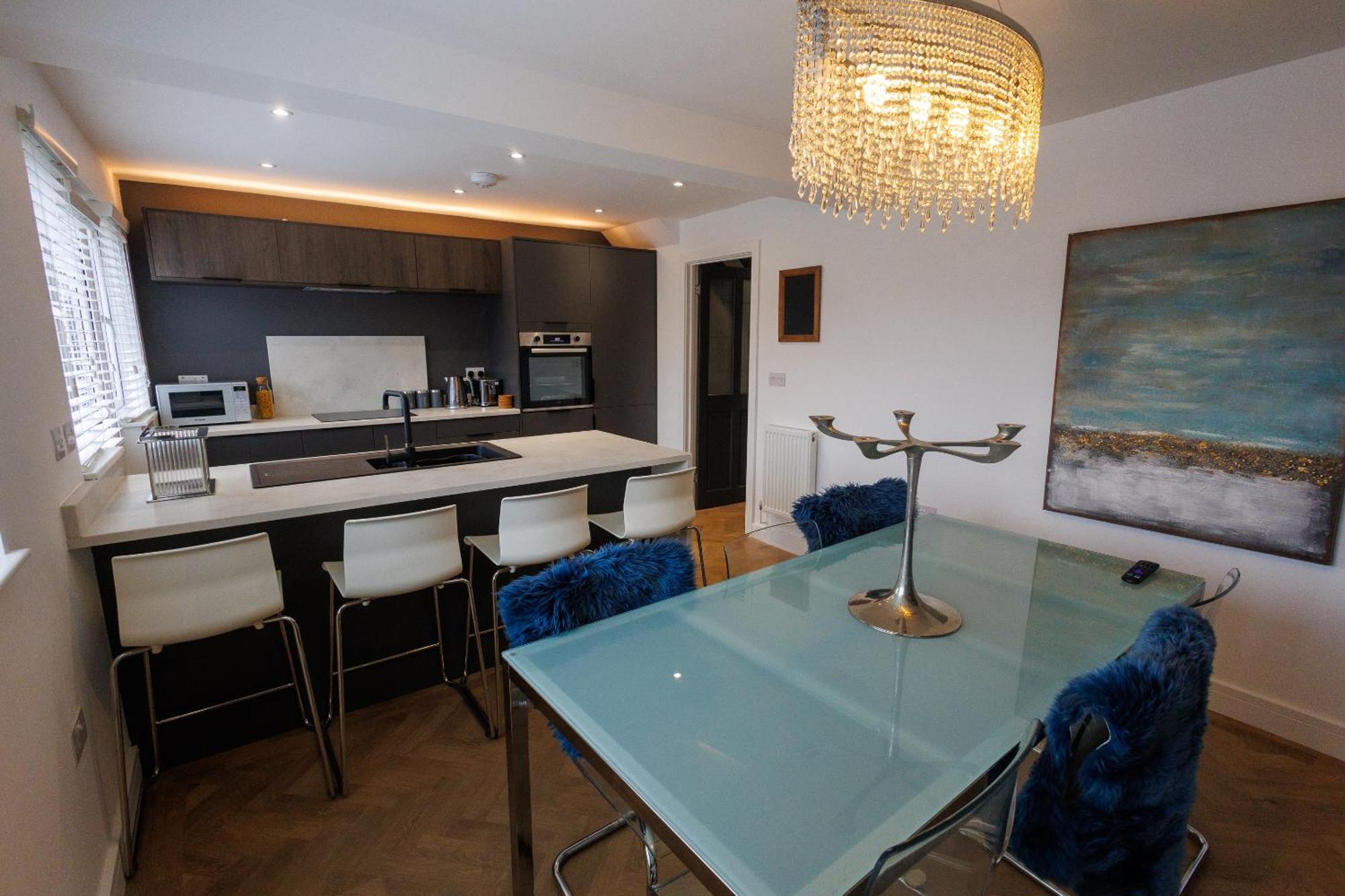 Uber Stylish 3 Bedroom Home Off Road Parking Near Town Centre And Bike Park Wales Merthyr Tydfil Kültér fotó