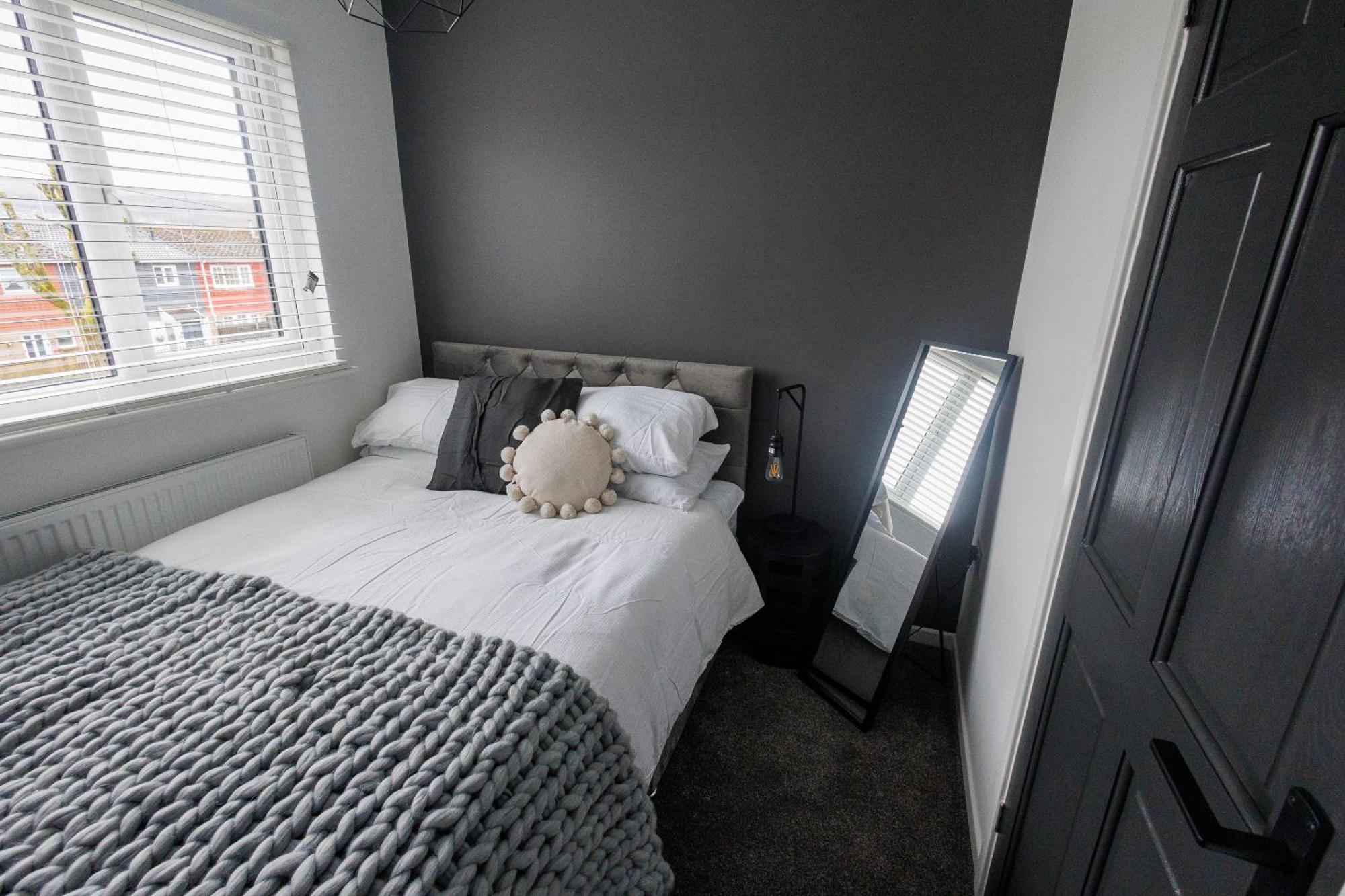 Uber Stylish 3 Bedroom Home Off Road Parking Near Town Centre And Bike Park Wales Merthyr Tydfil Kültér fotó