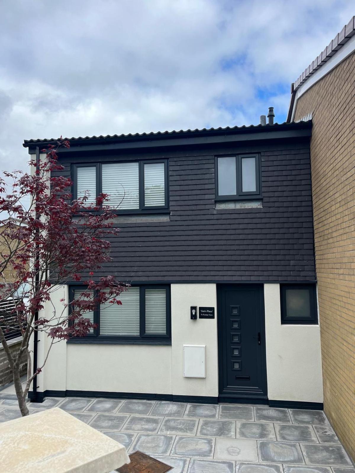 Uber Stylish 3 Bedroom Home Off Road Parking Near Town Centre And Bike Park Wales Merthyr Tydfil Kültér fotó
